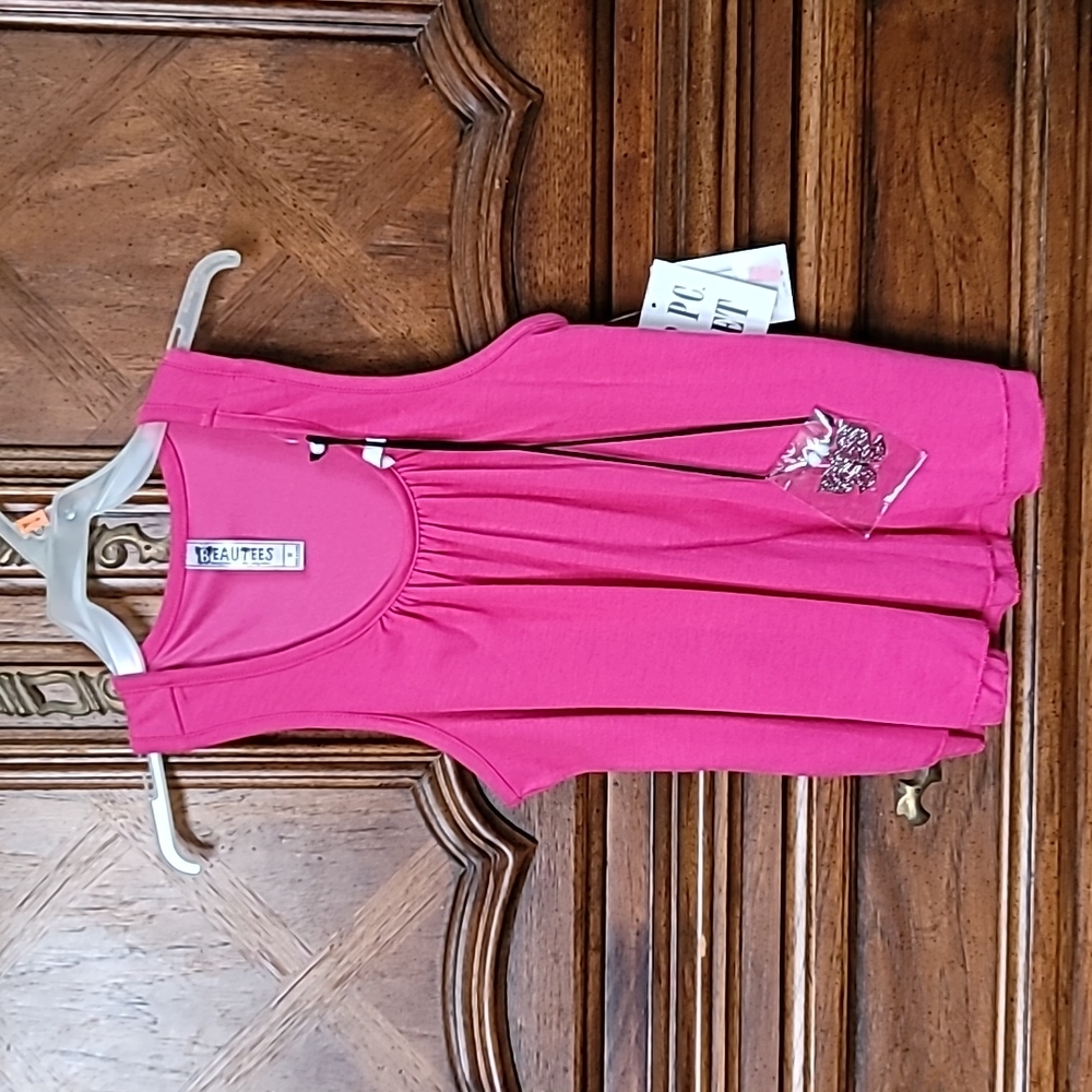 NWT  Pink tank with necklace